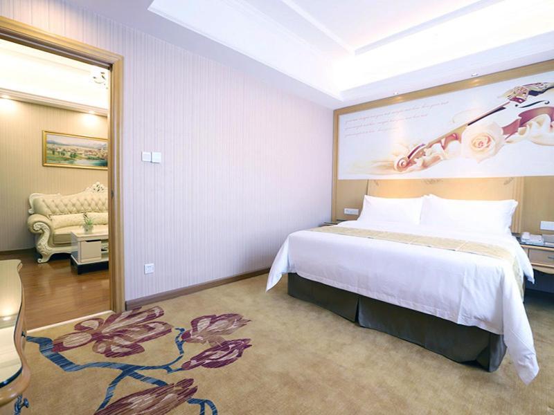 Vienna Hotel Pingxiang Lvyin Square Екстер'єр фото