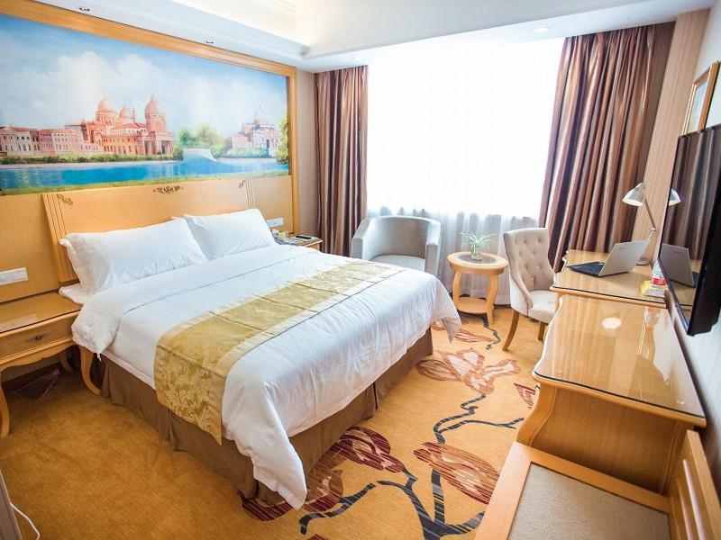 Vienna Hotel Pingxiang Lvyin Square Екстер'єр фото